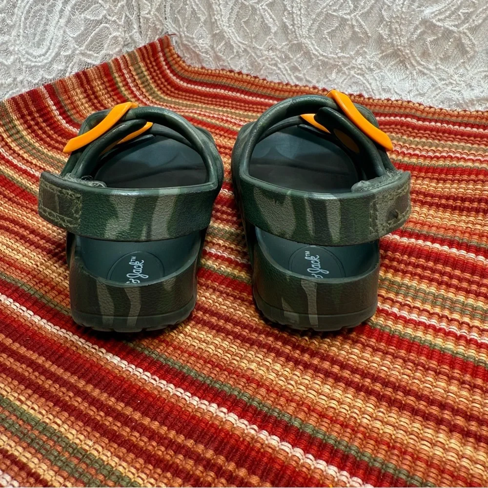 Cat & Jack Toddler Ade Footbed Sandals Green Camo Size 5 - Picture 4 of 13